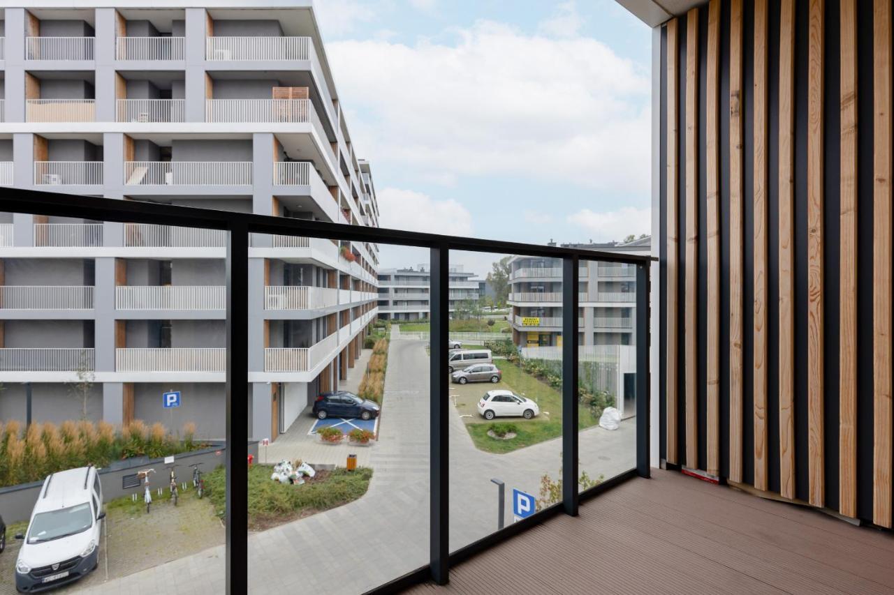 Studio With Balcony Warsaw Kokoryczki By Noclegi Renters Екстер'єр фото