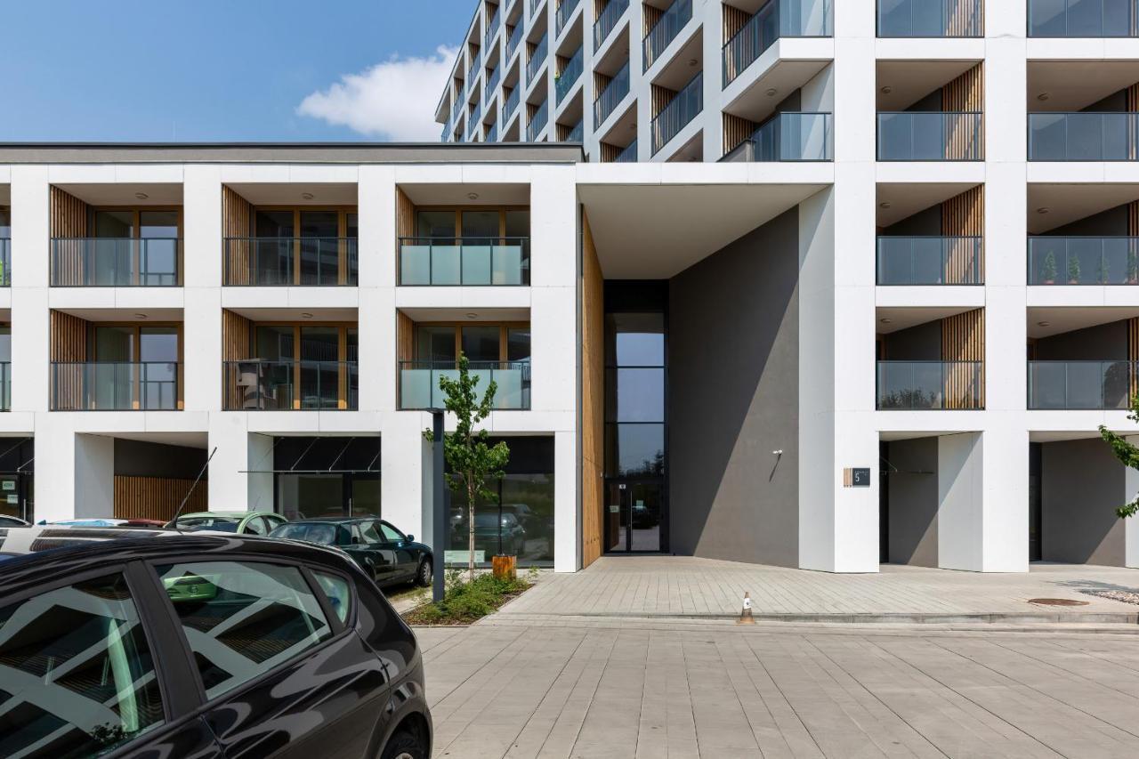 Studio With Balcony Warsaw Kokoryczki By Noclegi Renters Екстер'єр фото