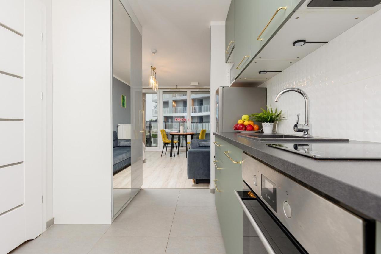 Studio With Balcony Warsaw Kokoryczki By Noclegi Renters Екстер'єр фото